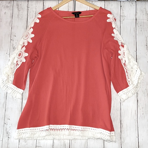 Multiples Top NWOT Salmon with cream trim XL - Picture 2 of 7